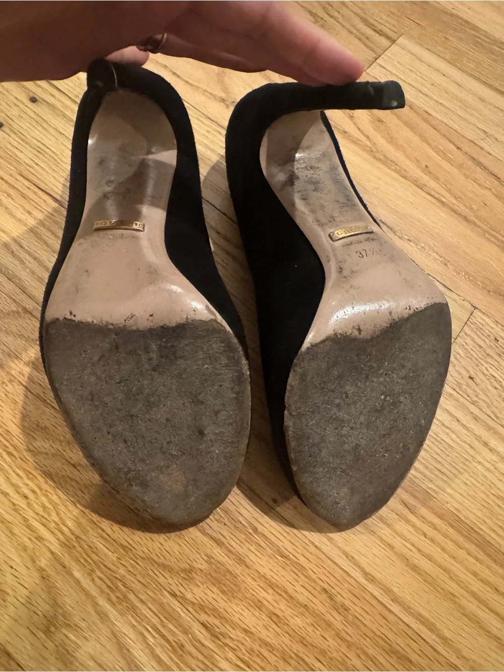 Gucci Black Suede Round Toe Pumps Heels Size 37.5 Made in Italy